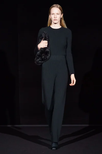Look 77